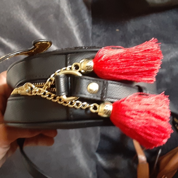 🎁 NWT Mad Love Glitter Reindeer round crossbody bag. - Picture 6 of 10